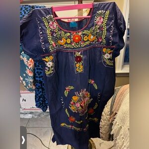 Mexican Embroidered woman's dress one size like new smoke free